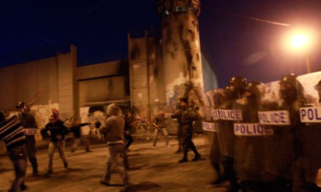 Palestinian-riot-police-r-010.jpg
